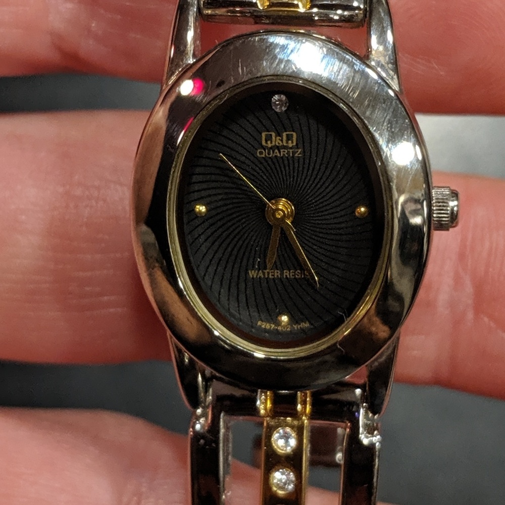 Q&Q two-tone watch